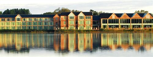 De Vere Cotswold Water Park South Cerney Exterior foto