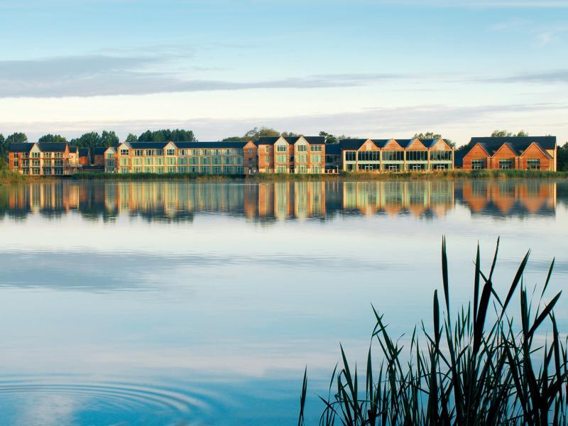 De Vere Cotswold Water Park South Cerney Exterior foto